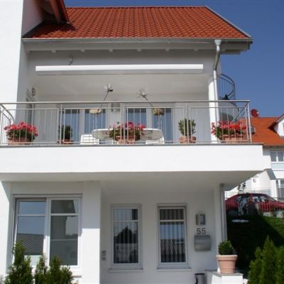edelstahl-senden-balkongelaender_senkrechte_pfosten